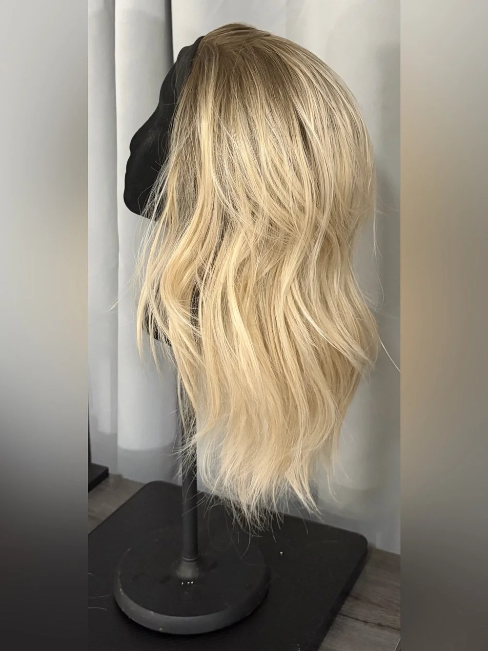 CHELSEY SMITH CROWN Headband Wig Light Blonde Med Length Layered